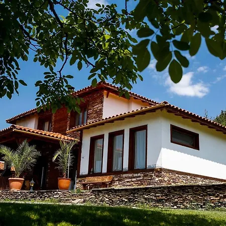 Holiday home Kashtata Na Tati Ribnovo